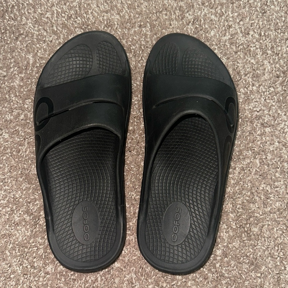 Oofos Recovery Slides - image 1